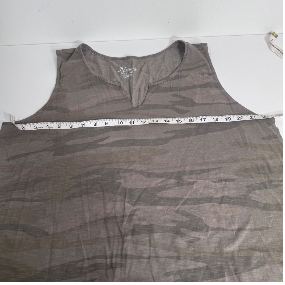 Natural Reflections Earthy Camo Notched Utility V-Neck Tank Top Plus 1X Gorpcore - Picture 6 of 7